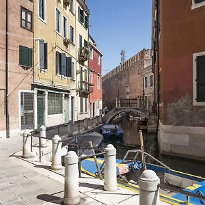 Romantic Lagoon - Canal View Venice